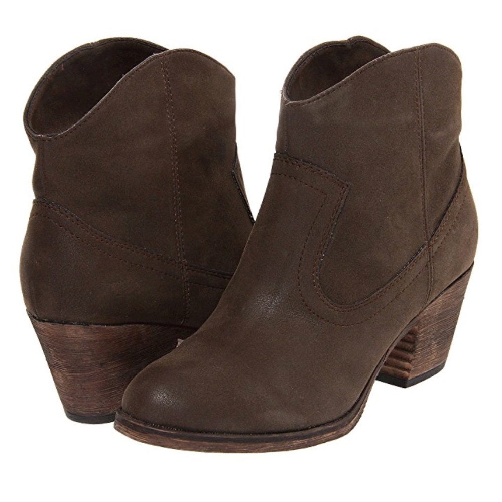 NIB Rocket Dog Soundoff Ankle Boots
